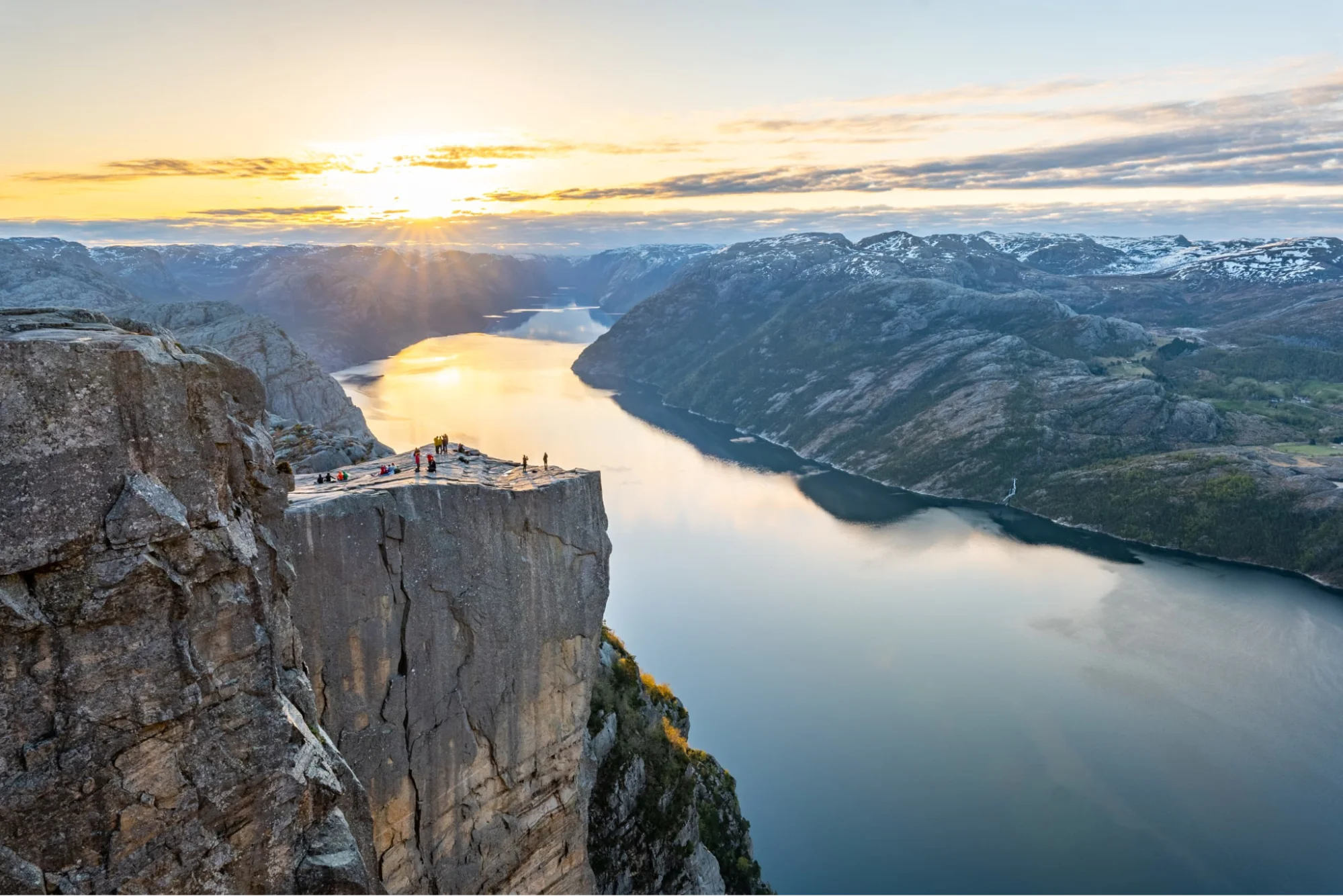 Northern Norway landscape for a Northern Lights season itinerary